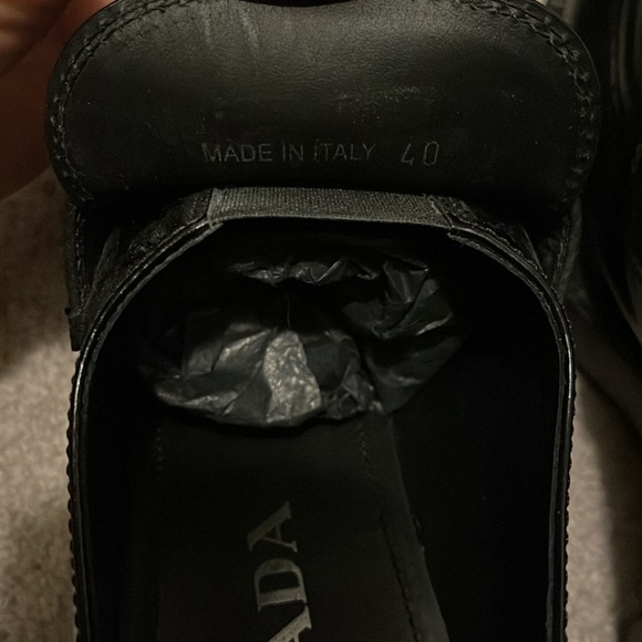 EXCELLENT condition Prada loafer in black. Hardly worn. - Picture 6 of 7